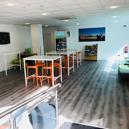 Ibis Styles London Excel Hotel Exterior photo