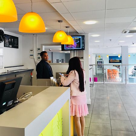 Ibis Styles London Excel Hotel Exterior photo