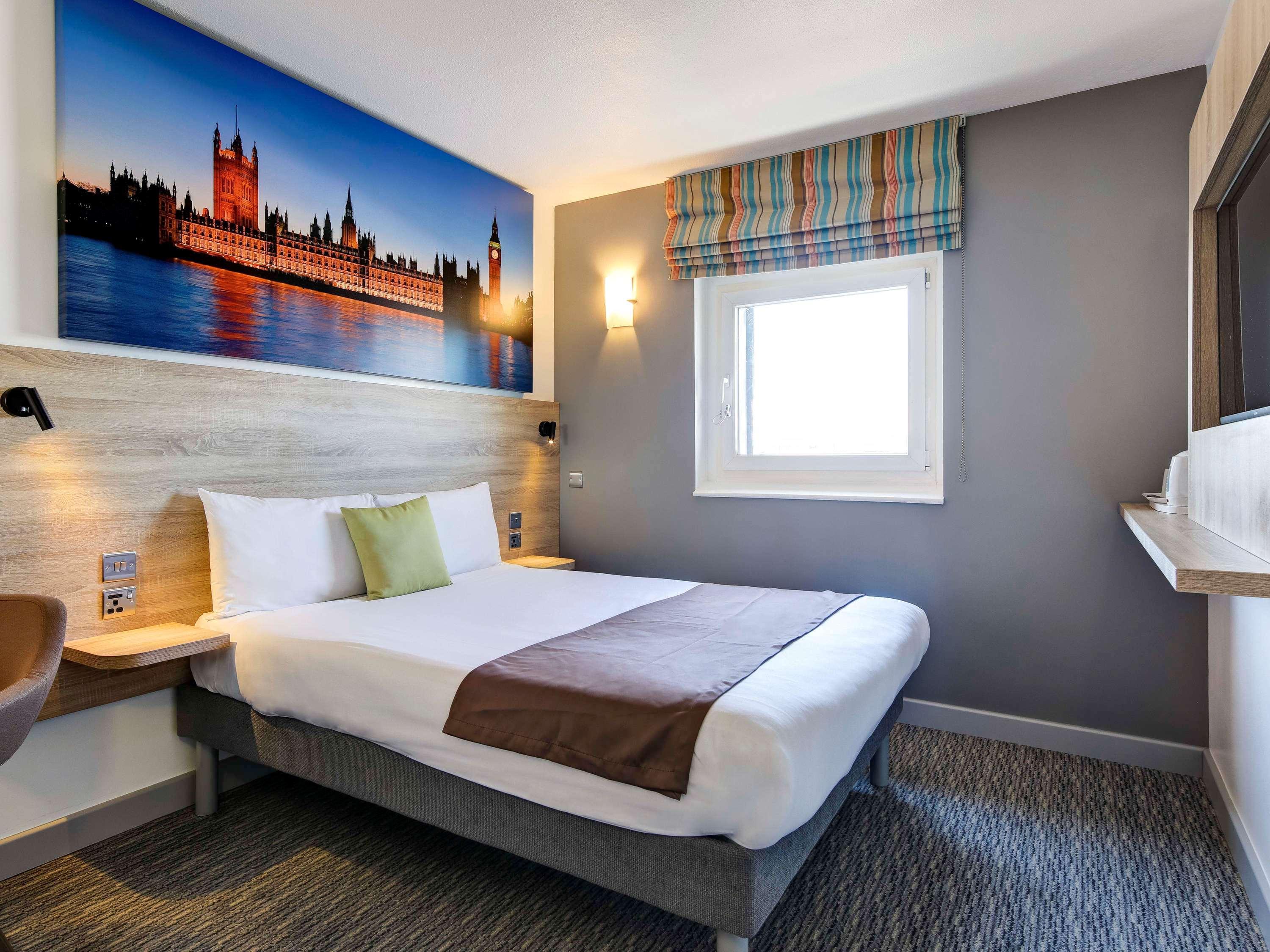 Ibis Styles London Excel Hotel Exterior photo