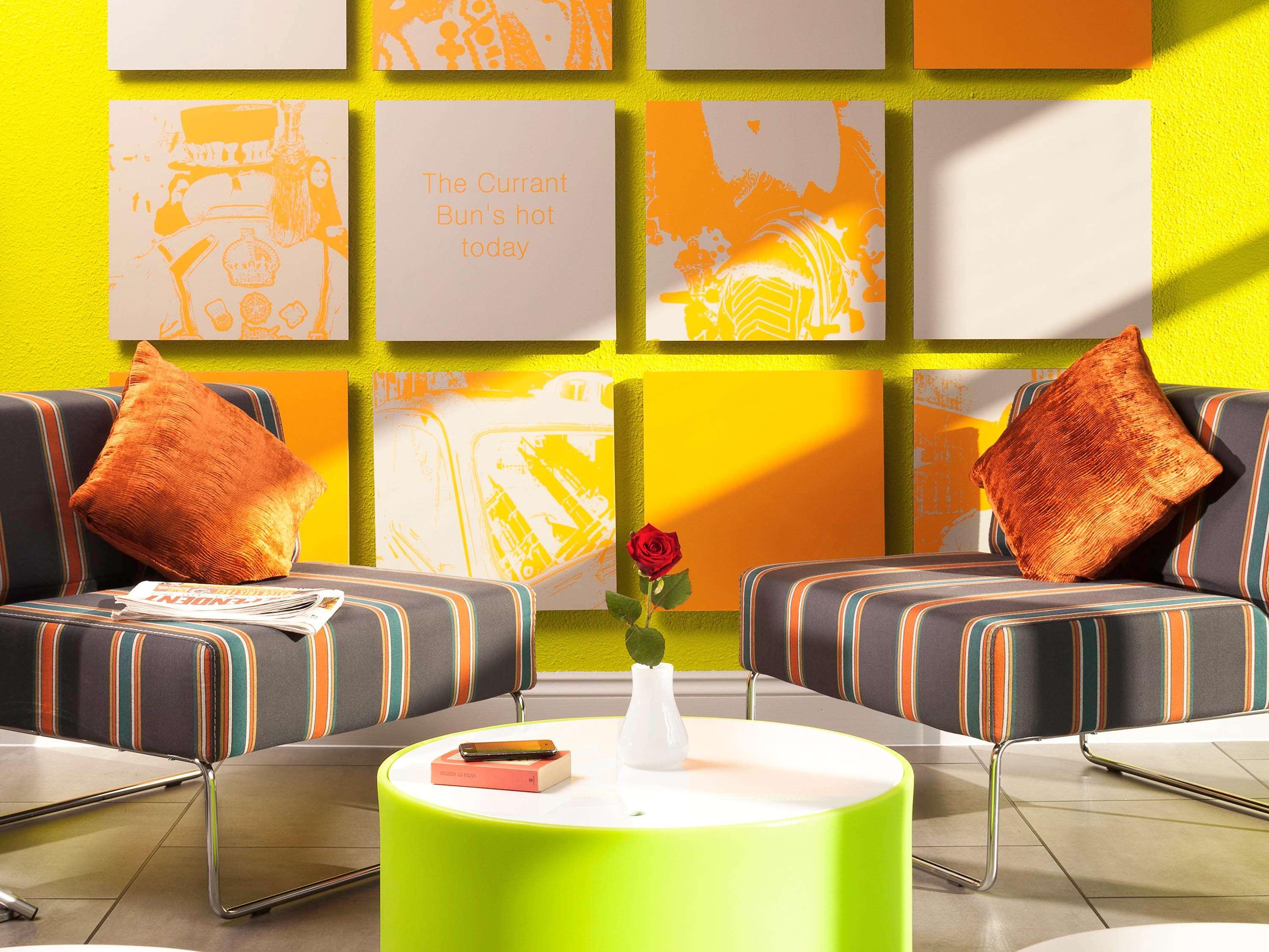 Ibis Styles London Excel Hotel Exterior photo
