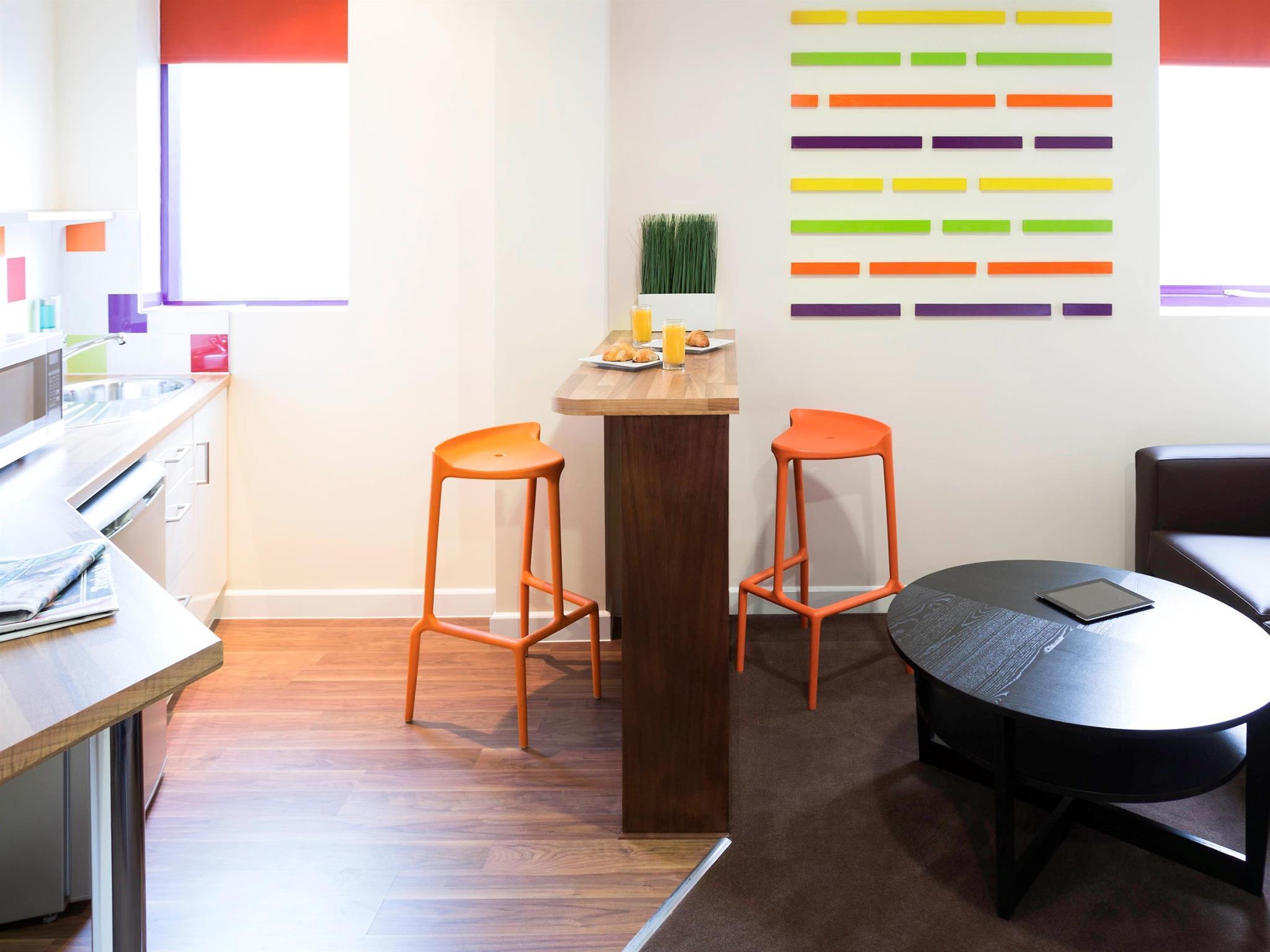 Ibis Styles London Excel Hotel Exterior photo