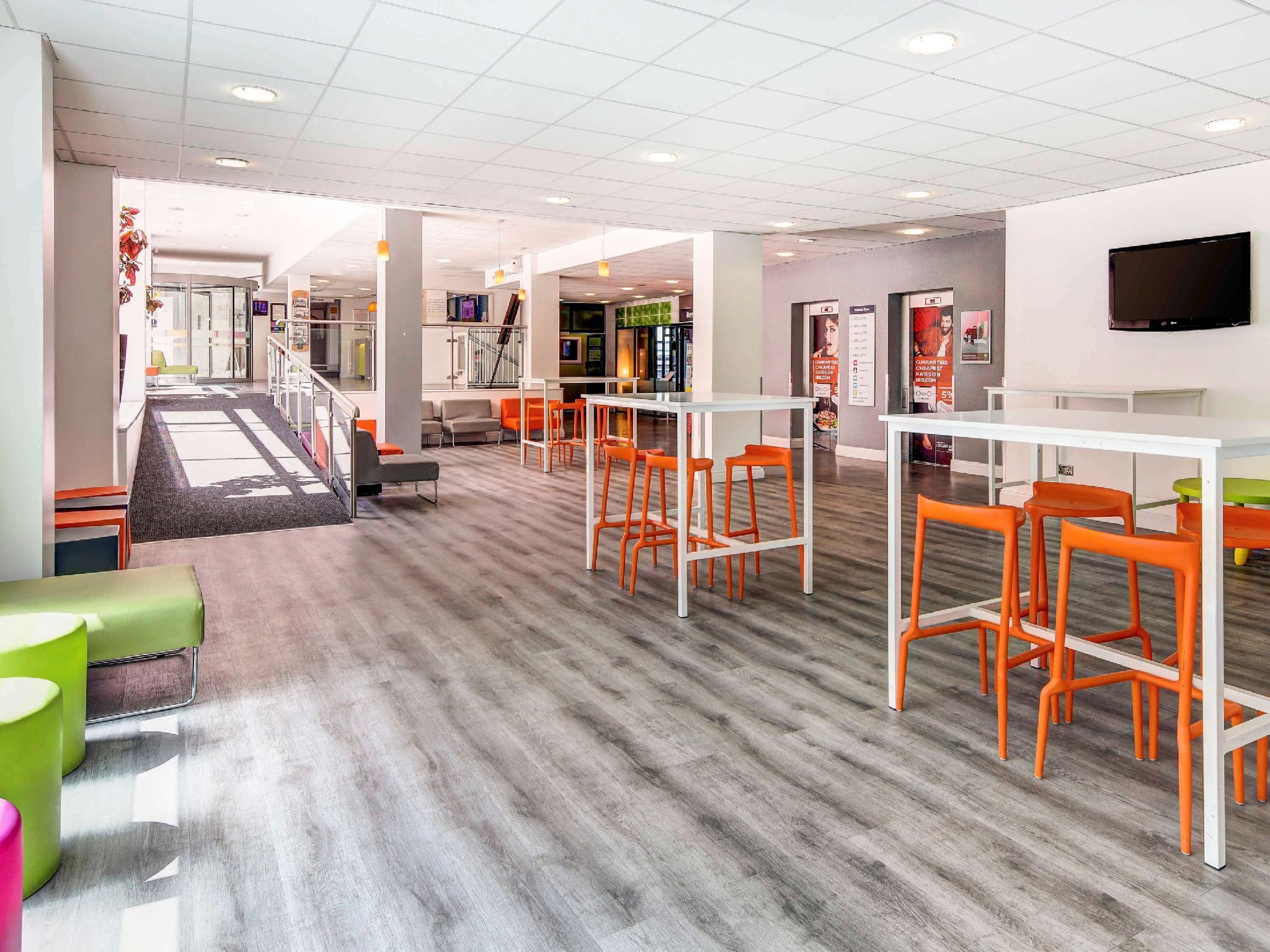 Ibis Styles London Excel Hotel Exterior photo