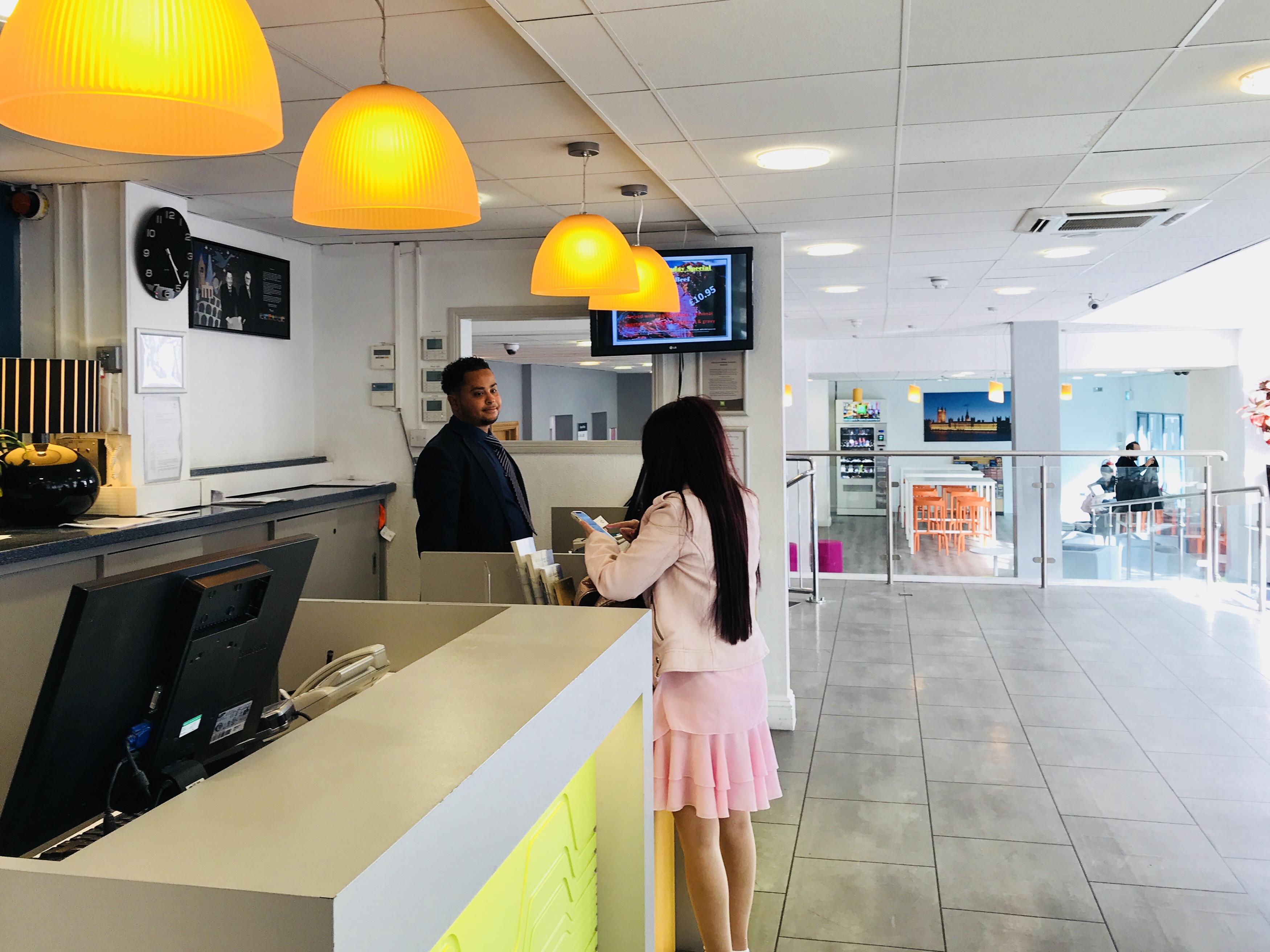 Ibis Styles London Excel Hotel Exterior photo