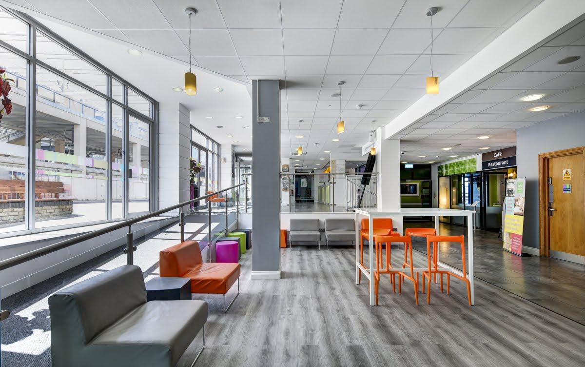 Ibis Styles London Excel Hotel Exterior photo