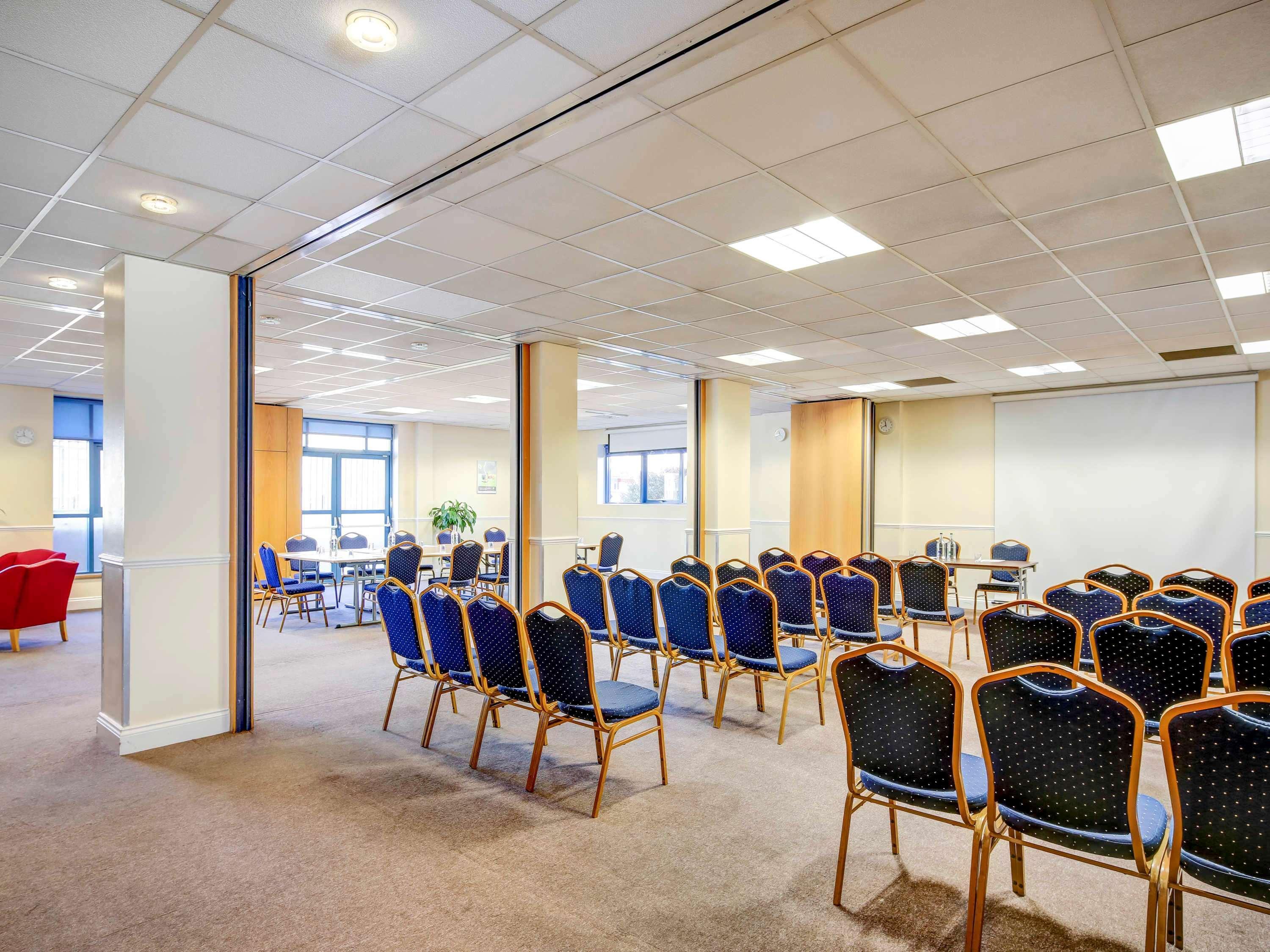 Ibis Styles London Excel Hotel Exterior photo
