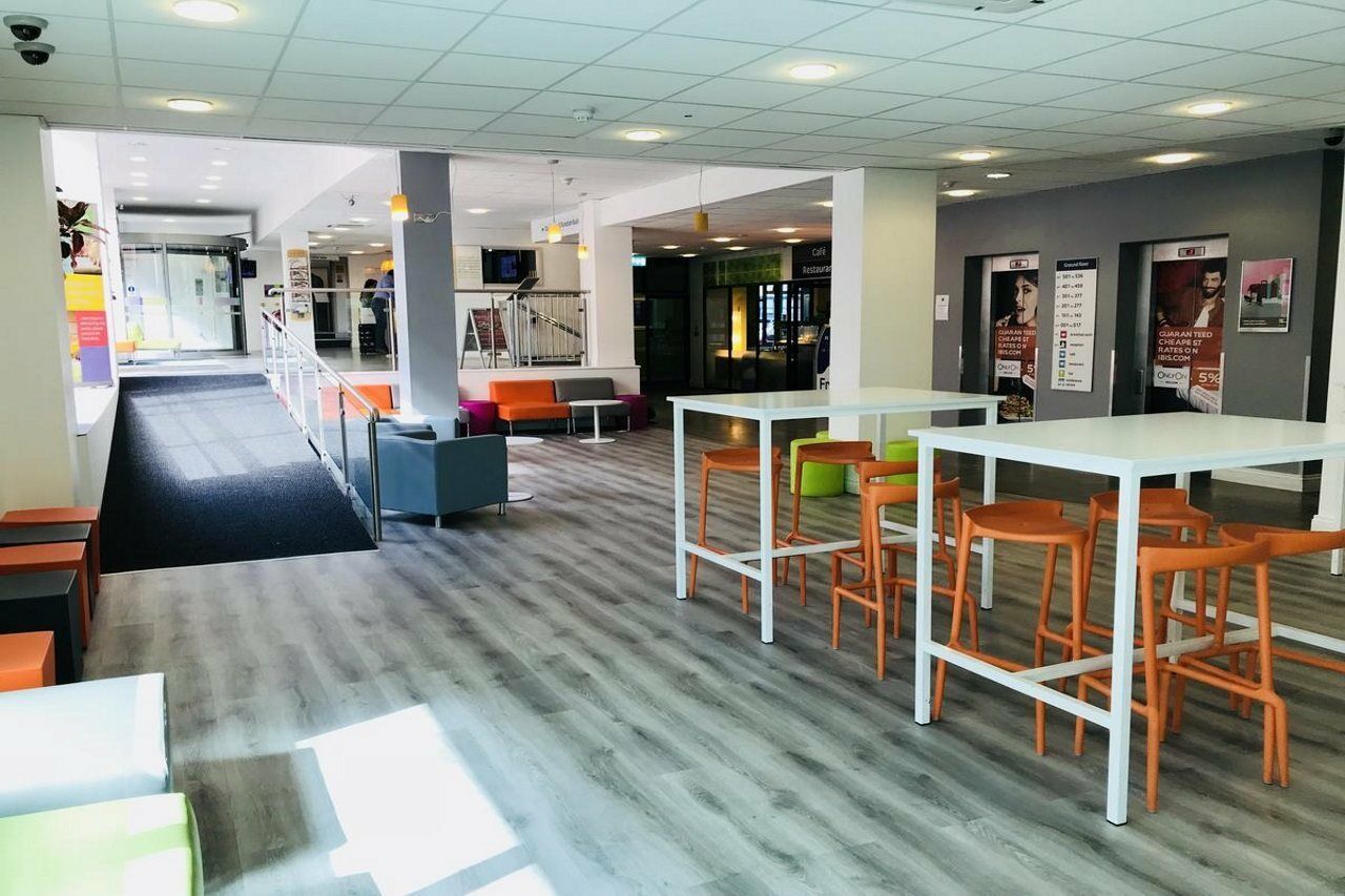 Ibis Styles London Excel Hotel Exterior photo