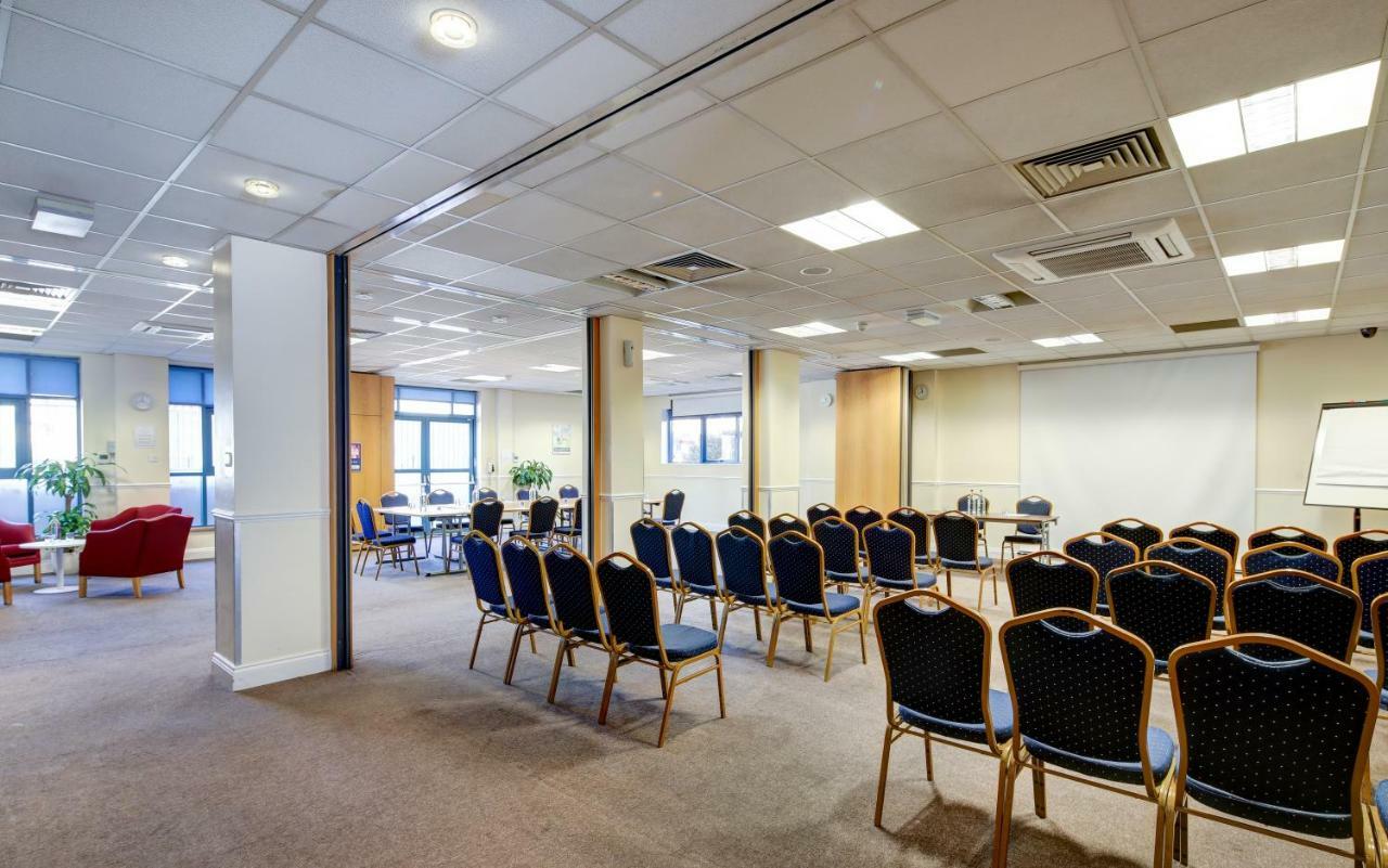Ibis Styles London Excel Hotel Exterior photo