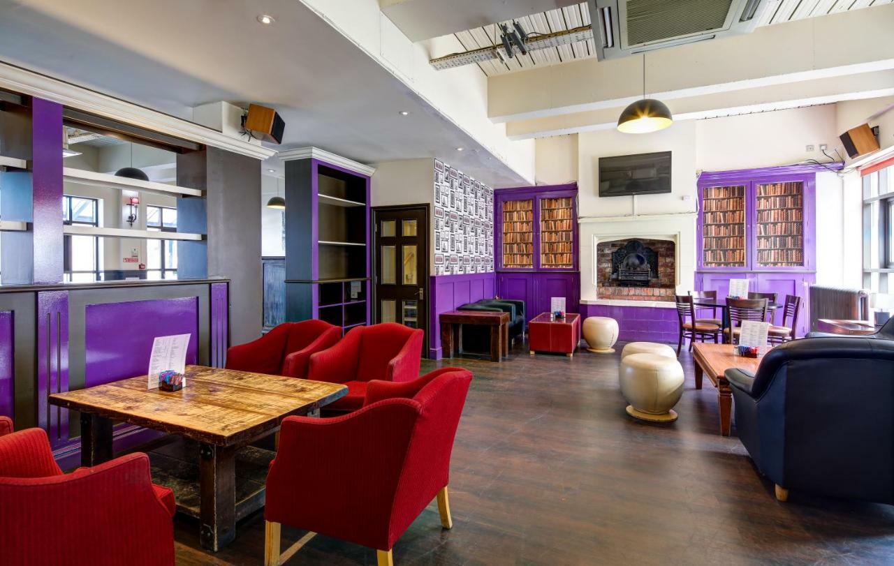 Ibis Styles London Excel Hotel Exterior photo