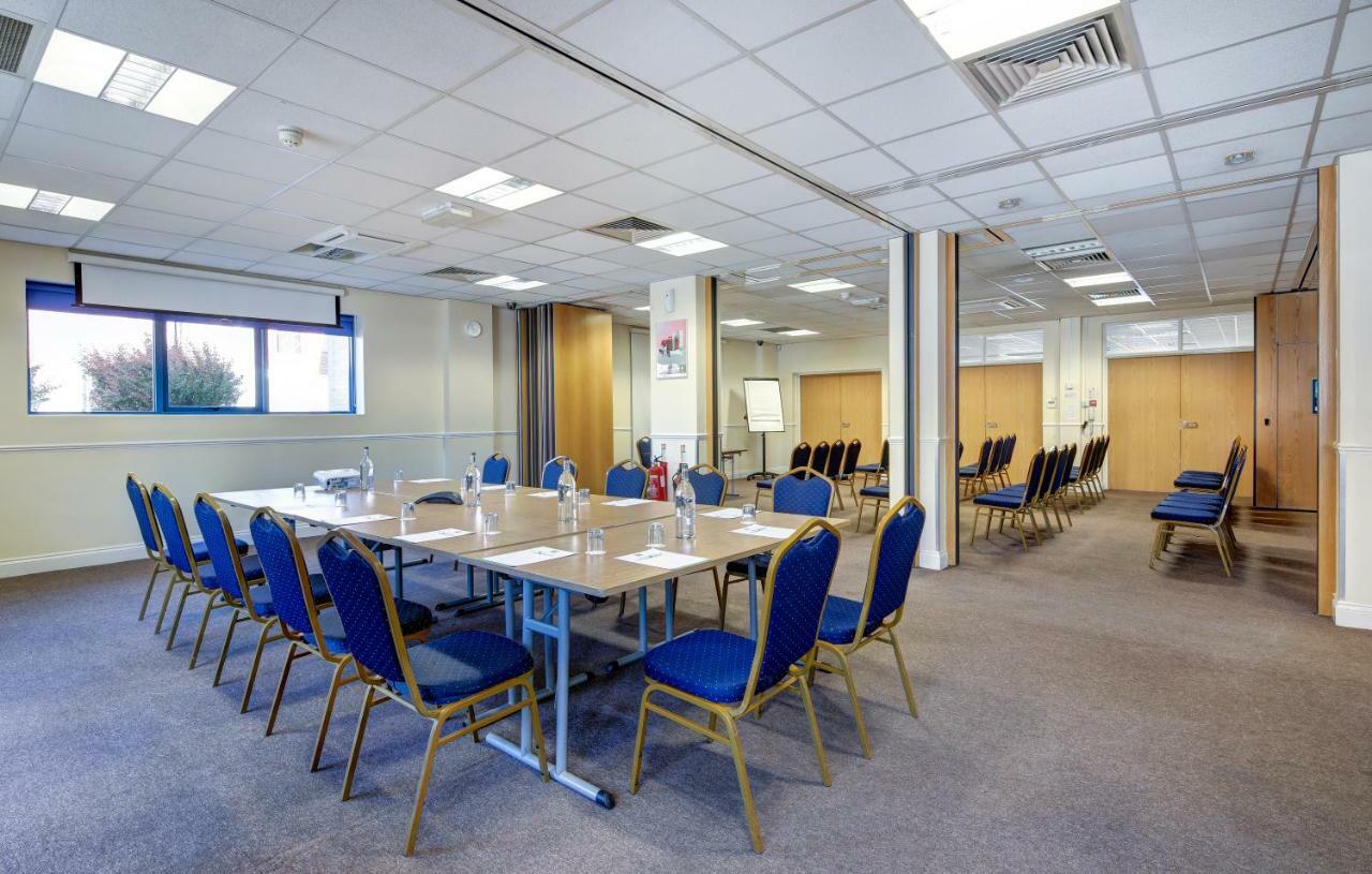 Ibis Styles London Excel Hotel Exterior photo