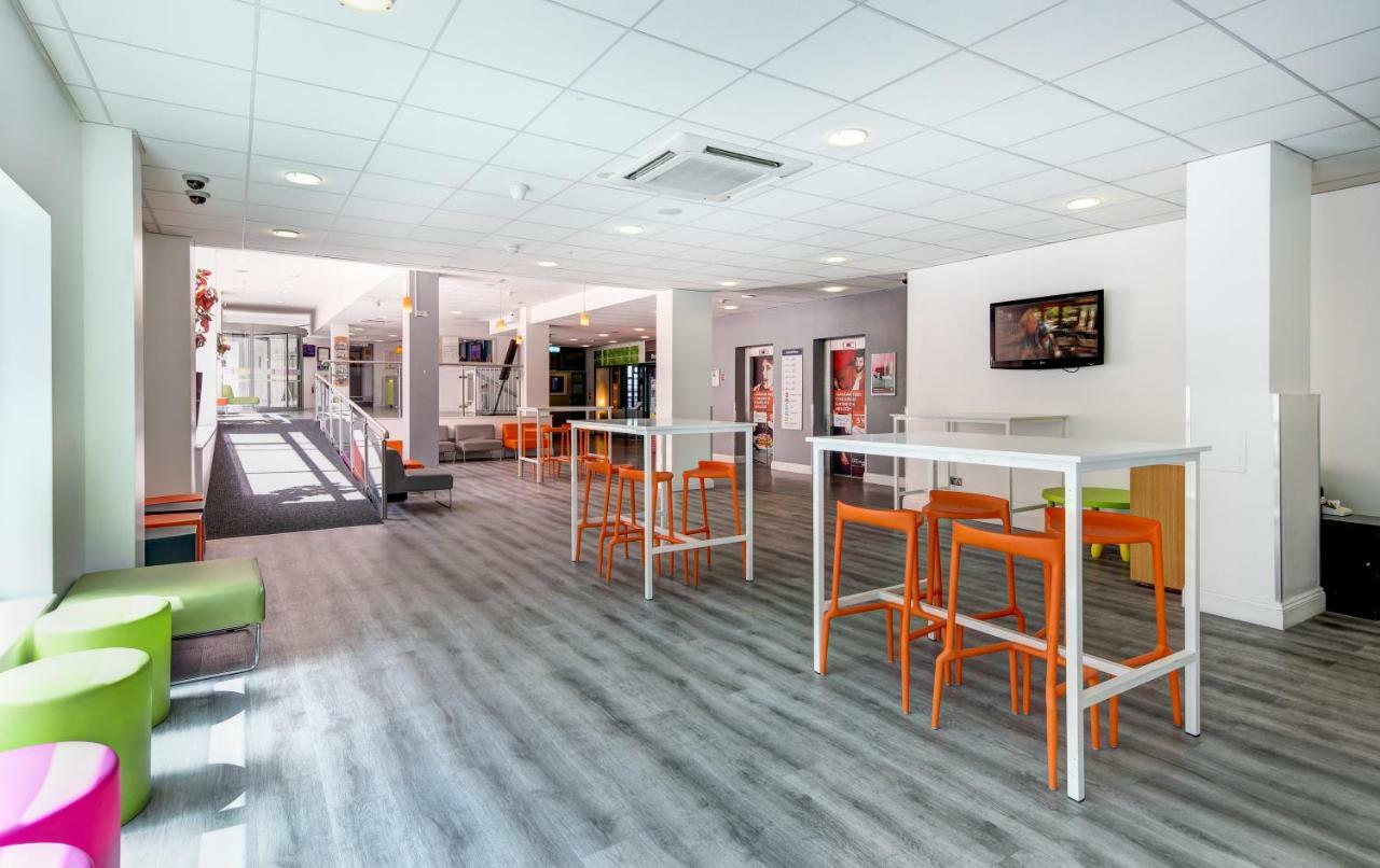 Ibis Styles London Excel Hotel Exterior photo