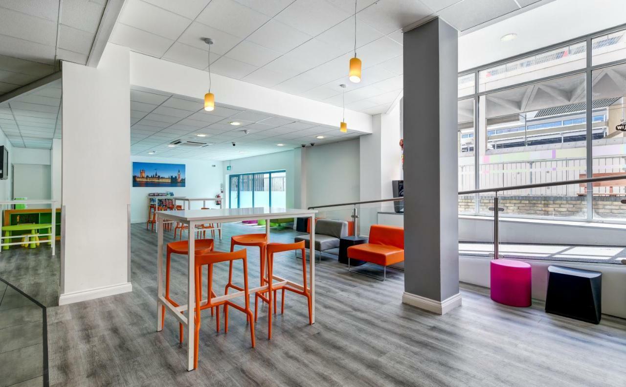 Ibis Styles London Excel Hotel Exterior photo